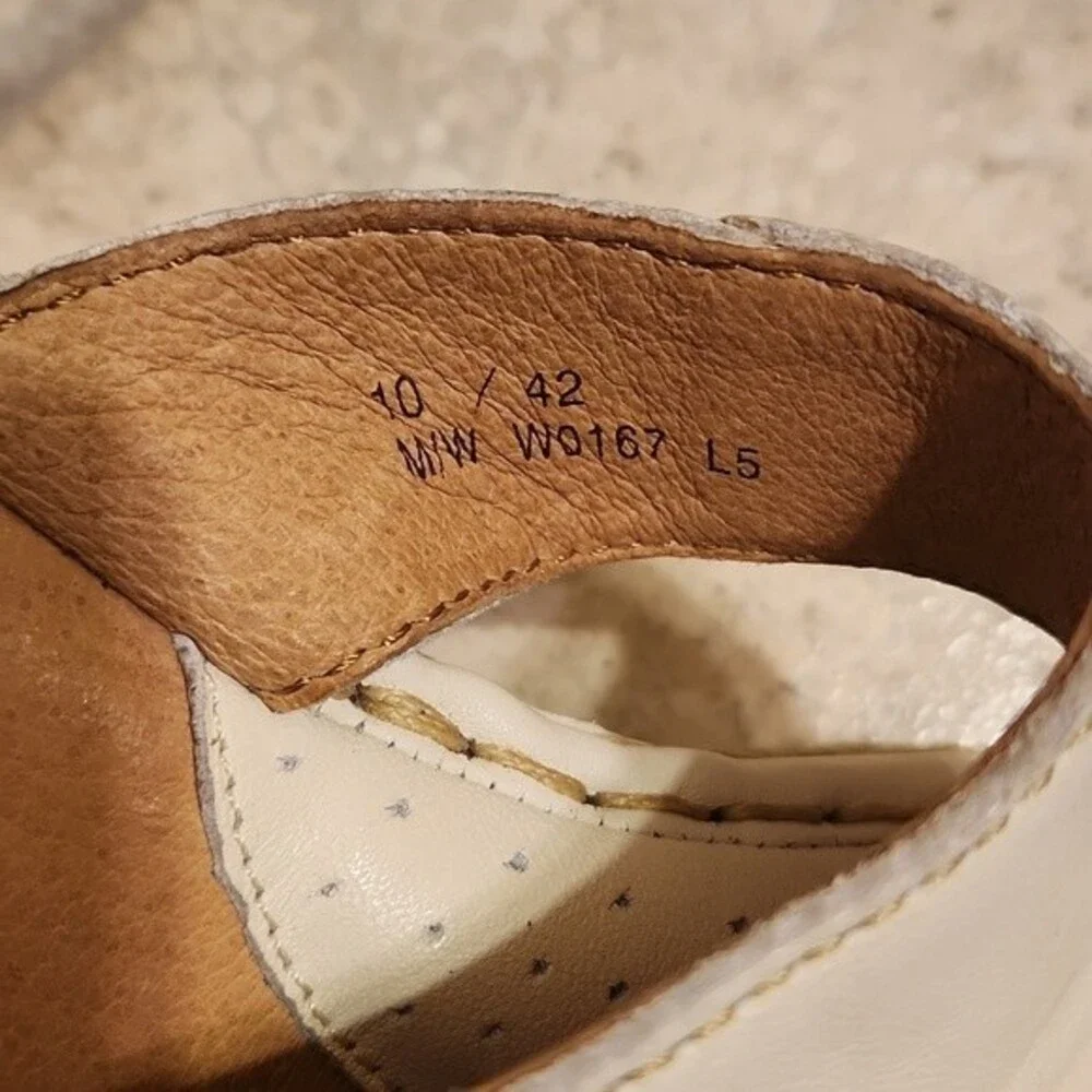 Born Women's White Leather Wedge Espadrille Sandals Size 10